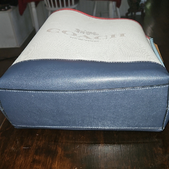 *NEW* COACH Cream and Navy Tote with Red and Light Blue Trim - Picture 11 of 13